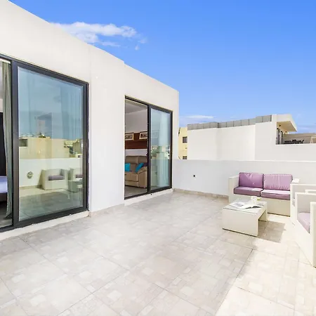 Fantastic Penthouse Theoria Travel Apartment *